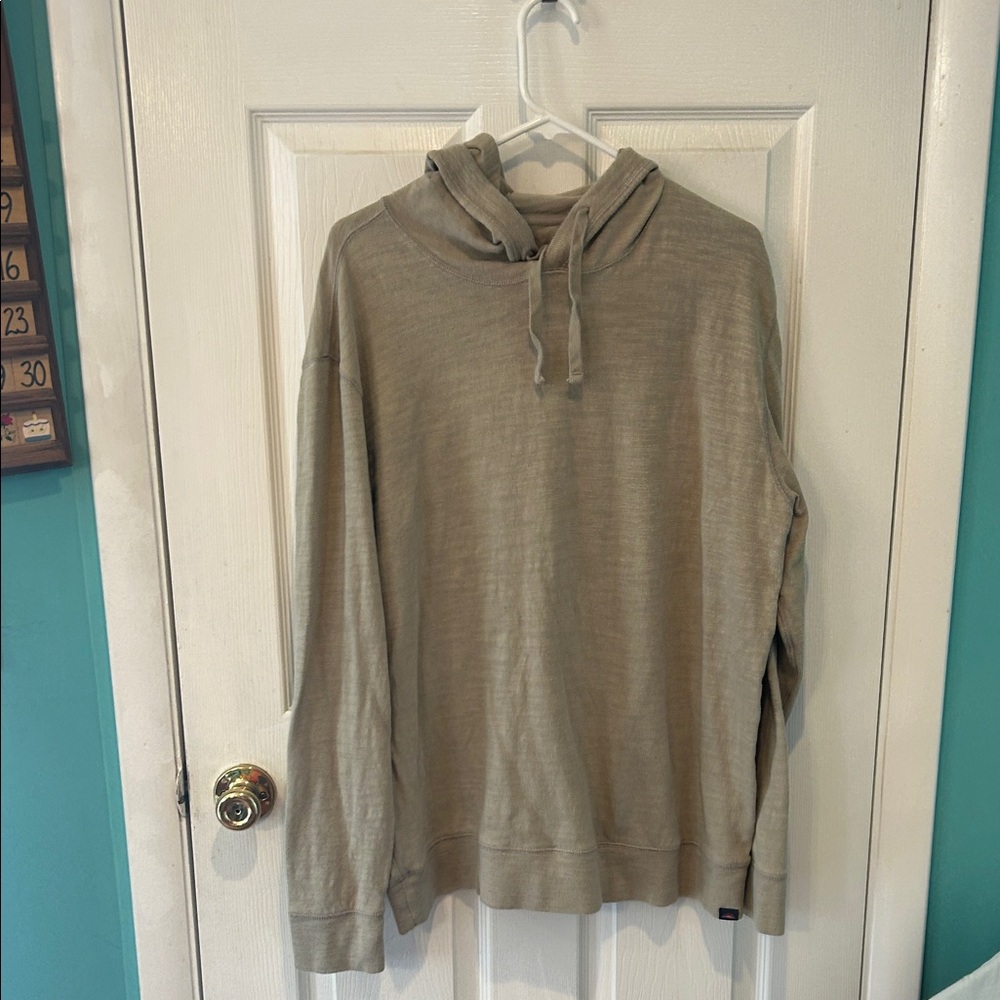 Faherty Men's Gray Long Sleeve Hoodie Tee